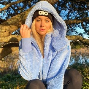 Alo Yoga Foxy Sherpa